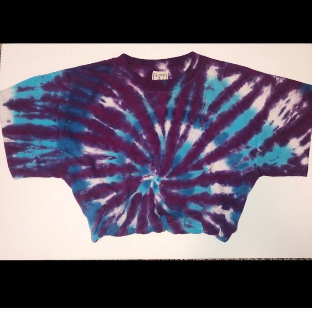 Tie-dye cinch waist croptop
